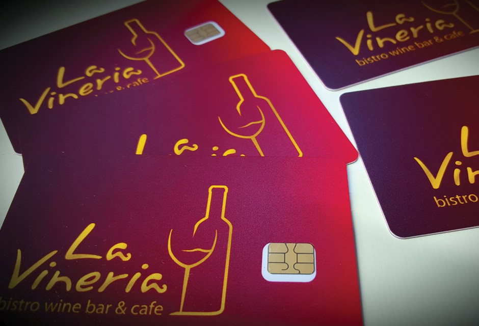 Samoobsługa kartą przy dyspenserze La Vineria